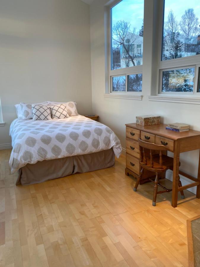 Frenchy'S Adventure Bed And Breakfast Anchorage Rom bilde