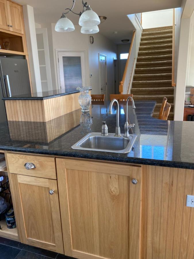 Frenchy'S Adventure Bed And Breakfast Anchorage Eksteriør bilde