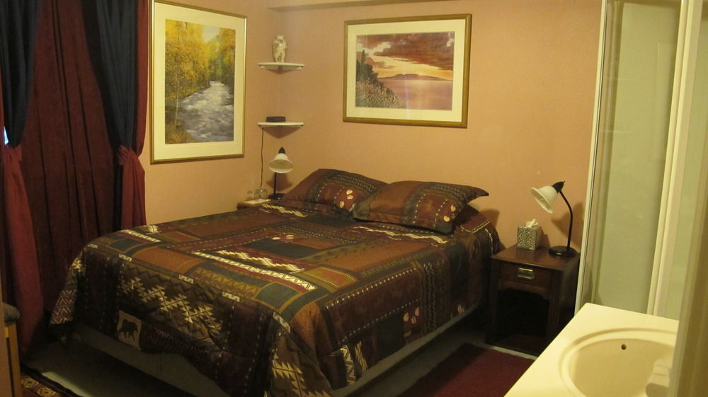 Frenchy'S Adventure Bed And Breakfast Anchorage Eksteriør bilde